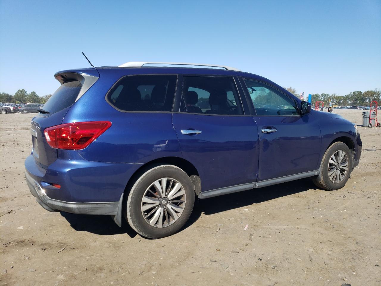 2017 NISSAN PATHFINDER