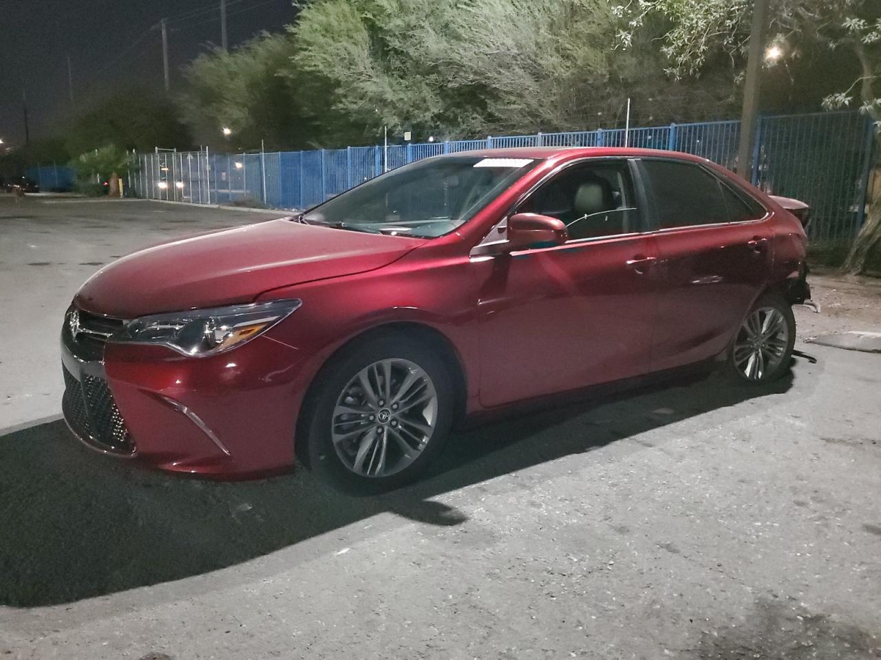 2016 TOYOTA CAMRY