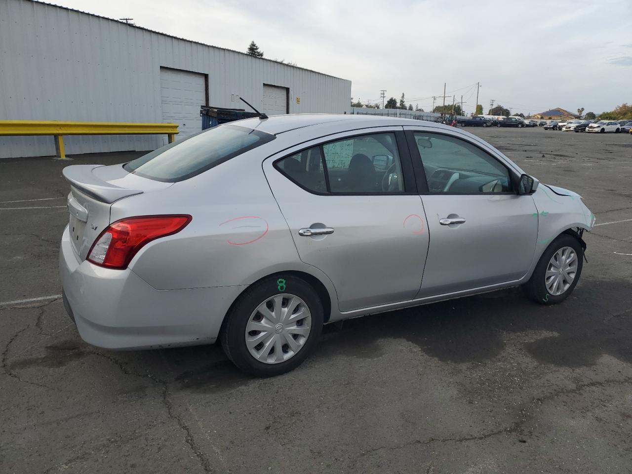 2017 NISSAN VERSA