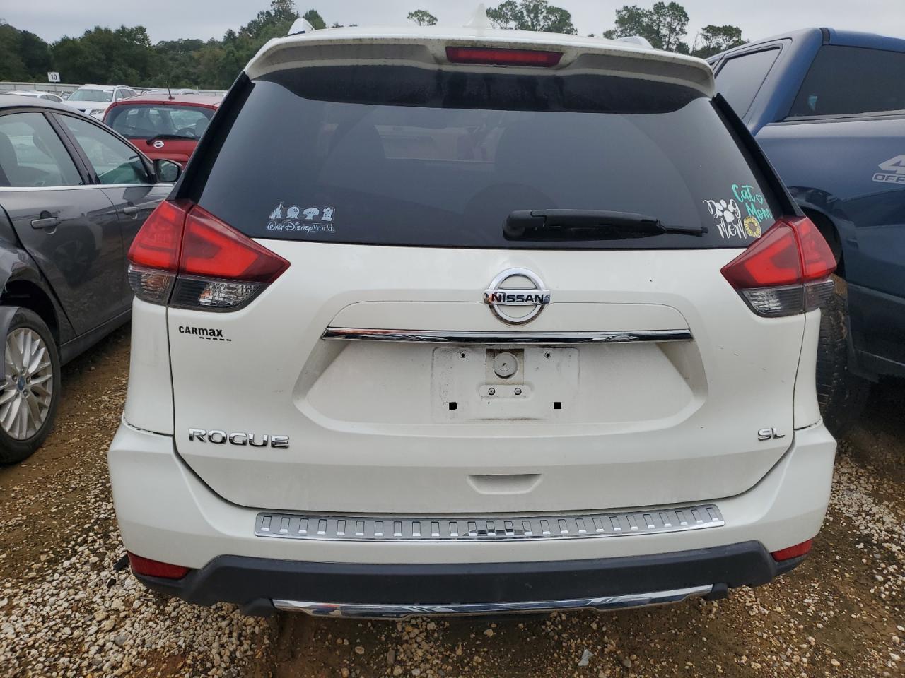 2017 NISSAN ROGUE