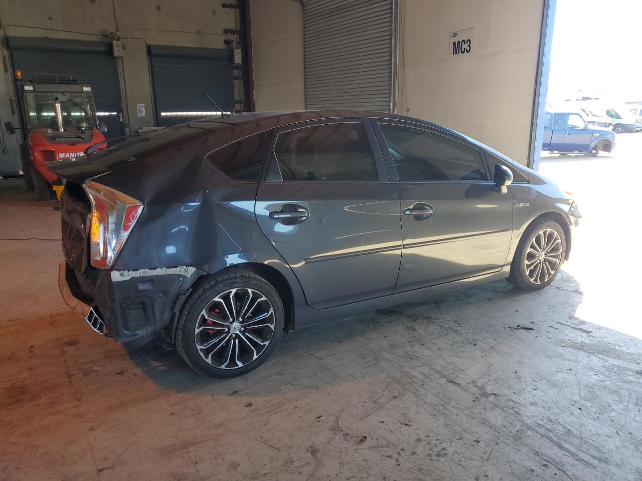 2015 TOYOTA PRIUS