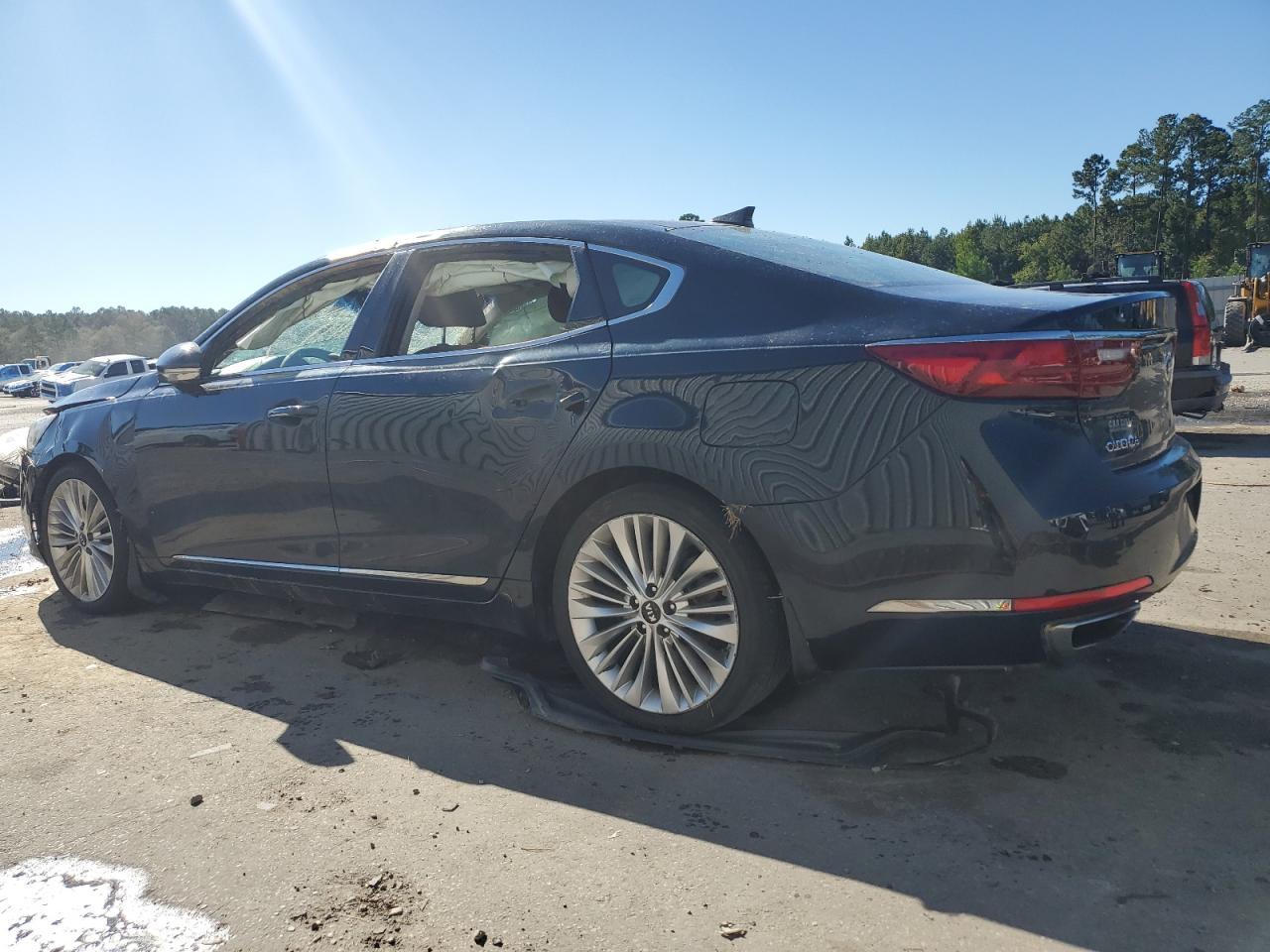 2017 KIA Cadenza