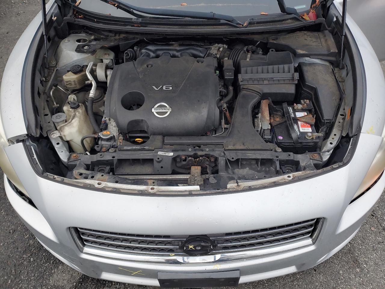 2010 NISSAN Maxima