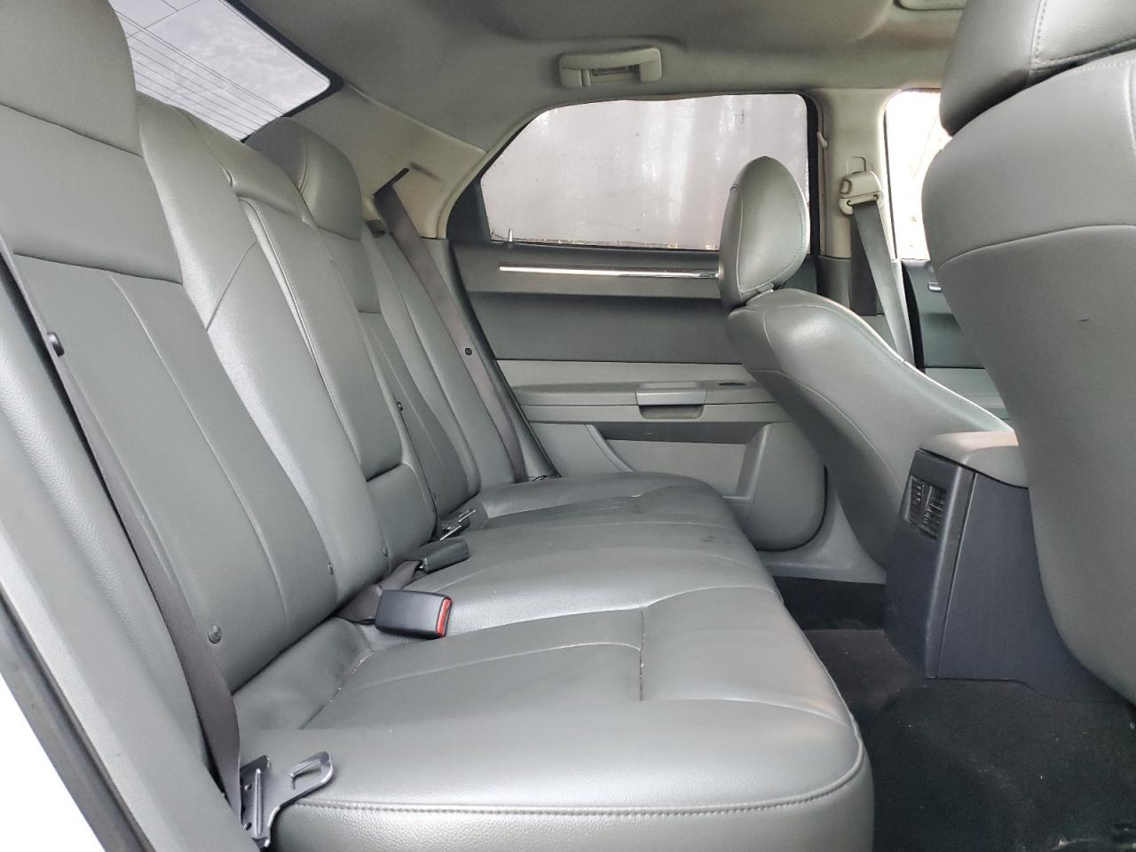 2005 CHRYSLER 300