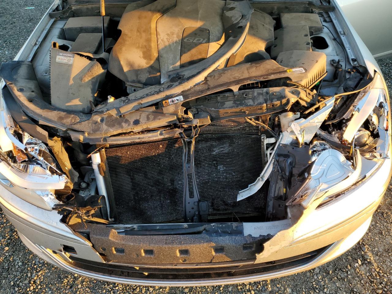 2013 HYUNDAI GENESIS