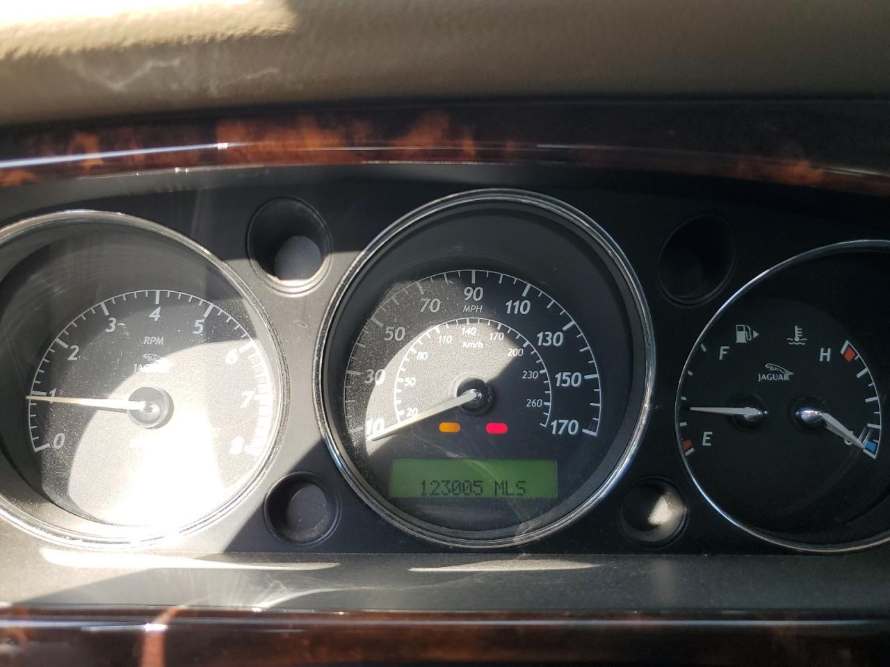 2004 JAGUAR Xj-Series