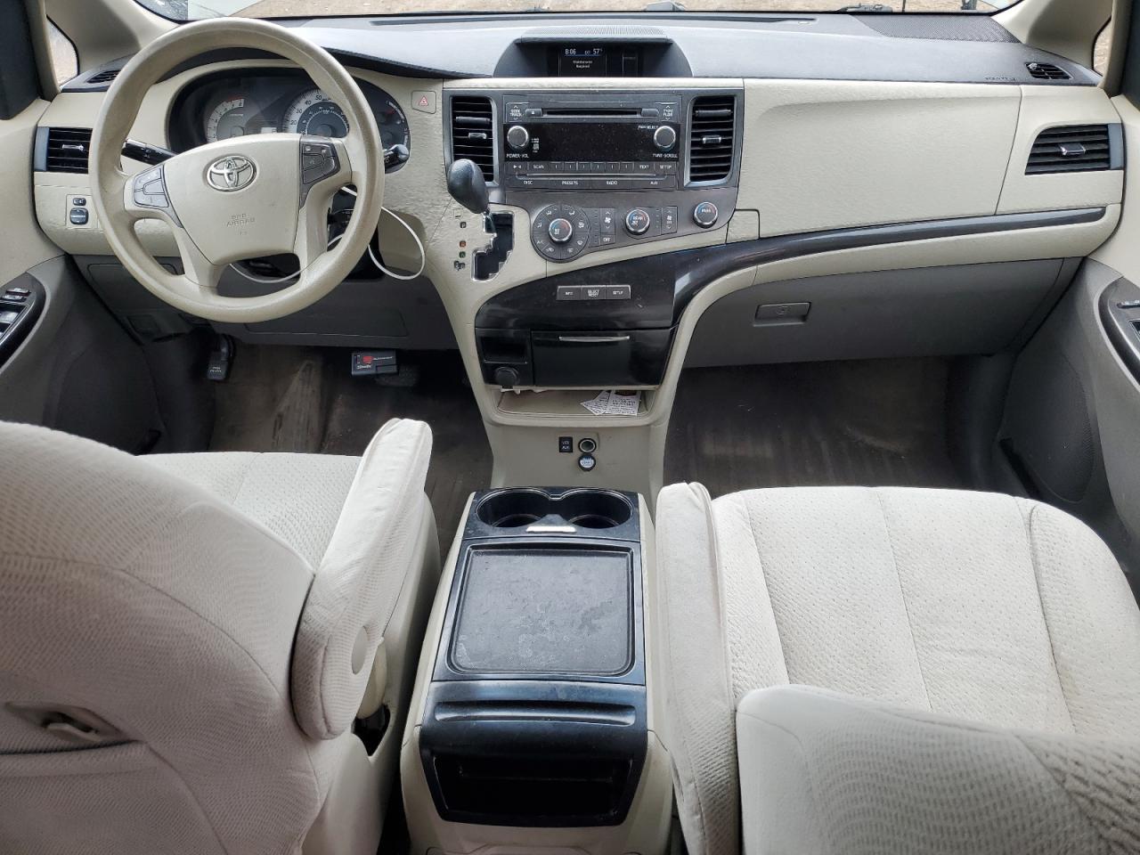 2012 TOYOTA SIENNA