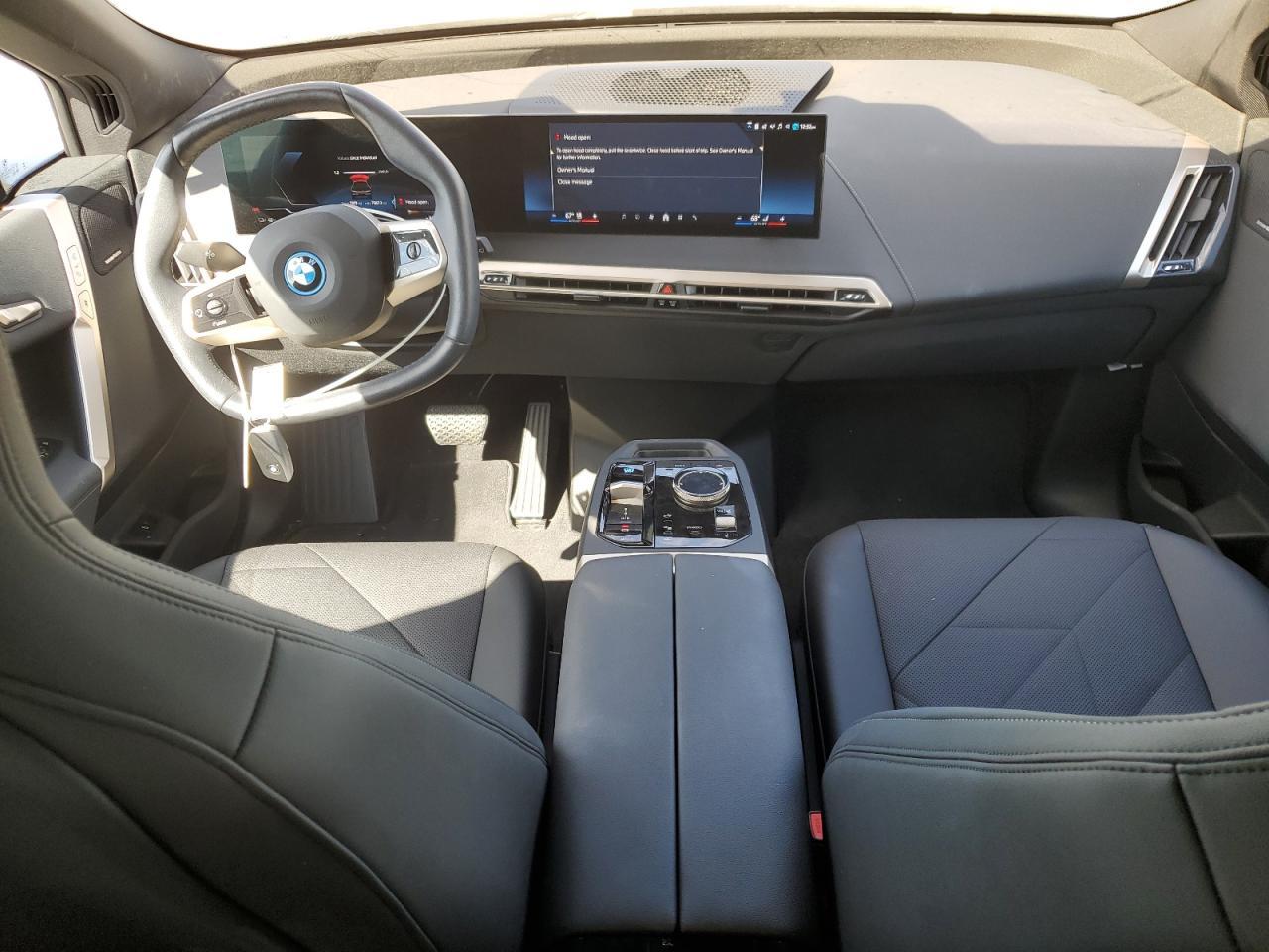 2025 BMW iX