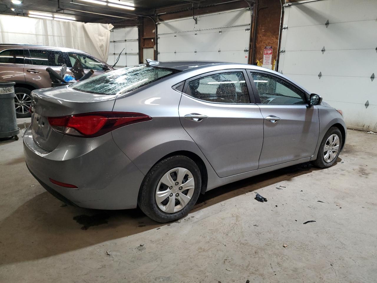 2016 HYUNDAI ELANTRA