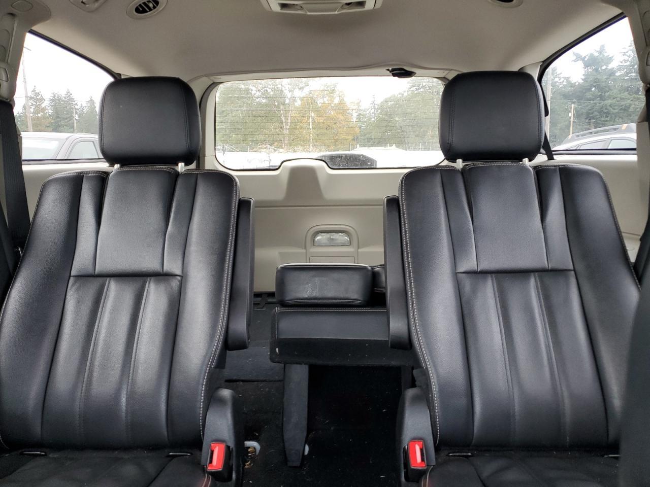 2014 CHRYSLER Town & Country