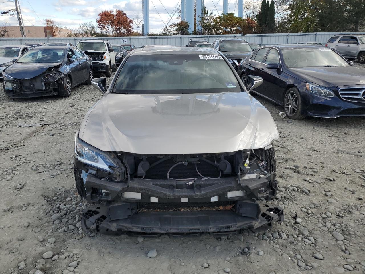 2019 LEXUS Es