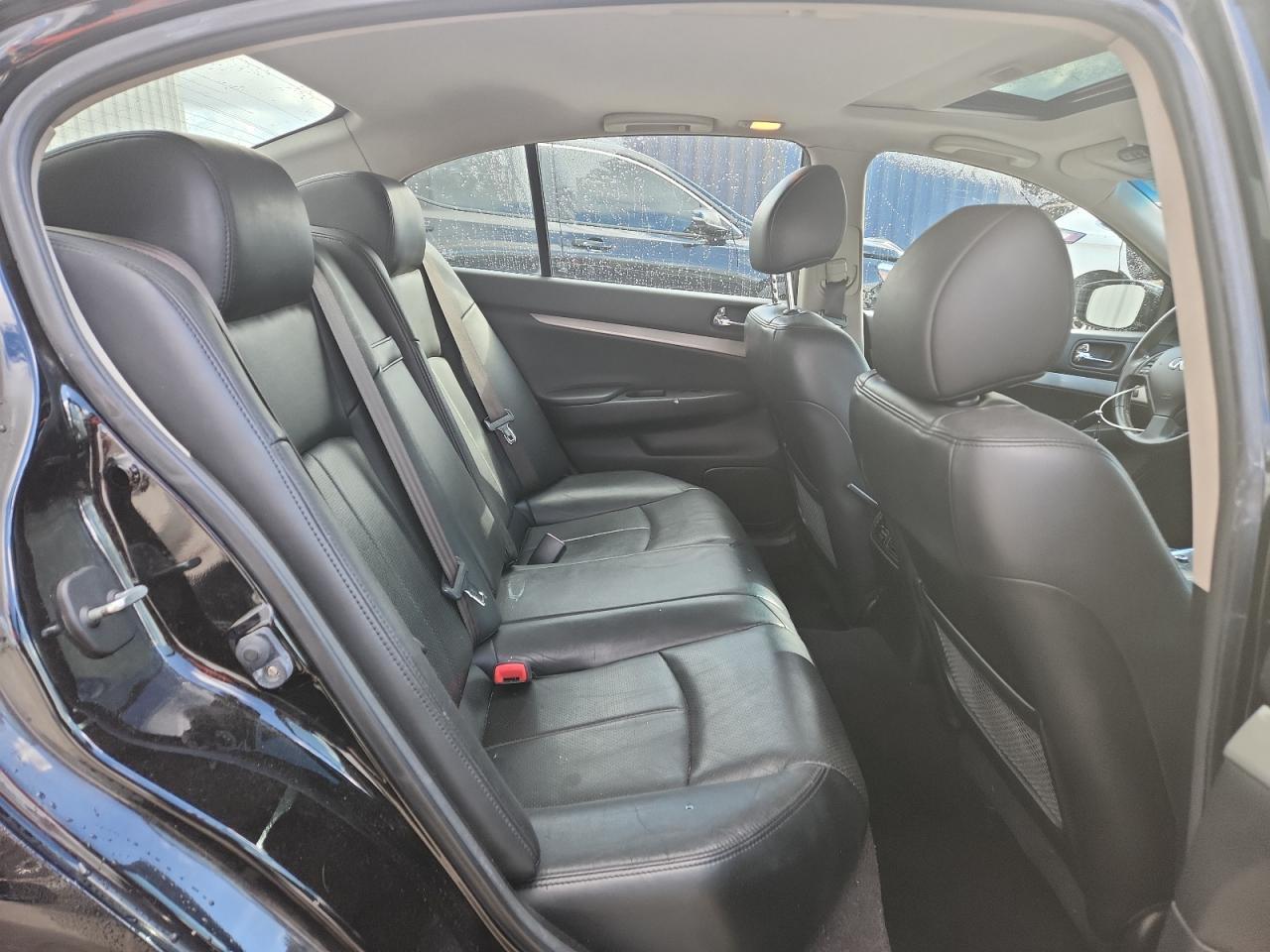 2013 INFINITI G37