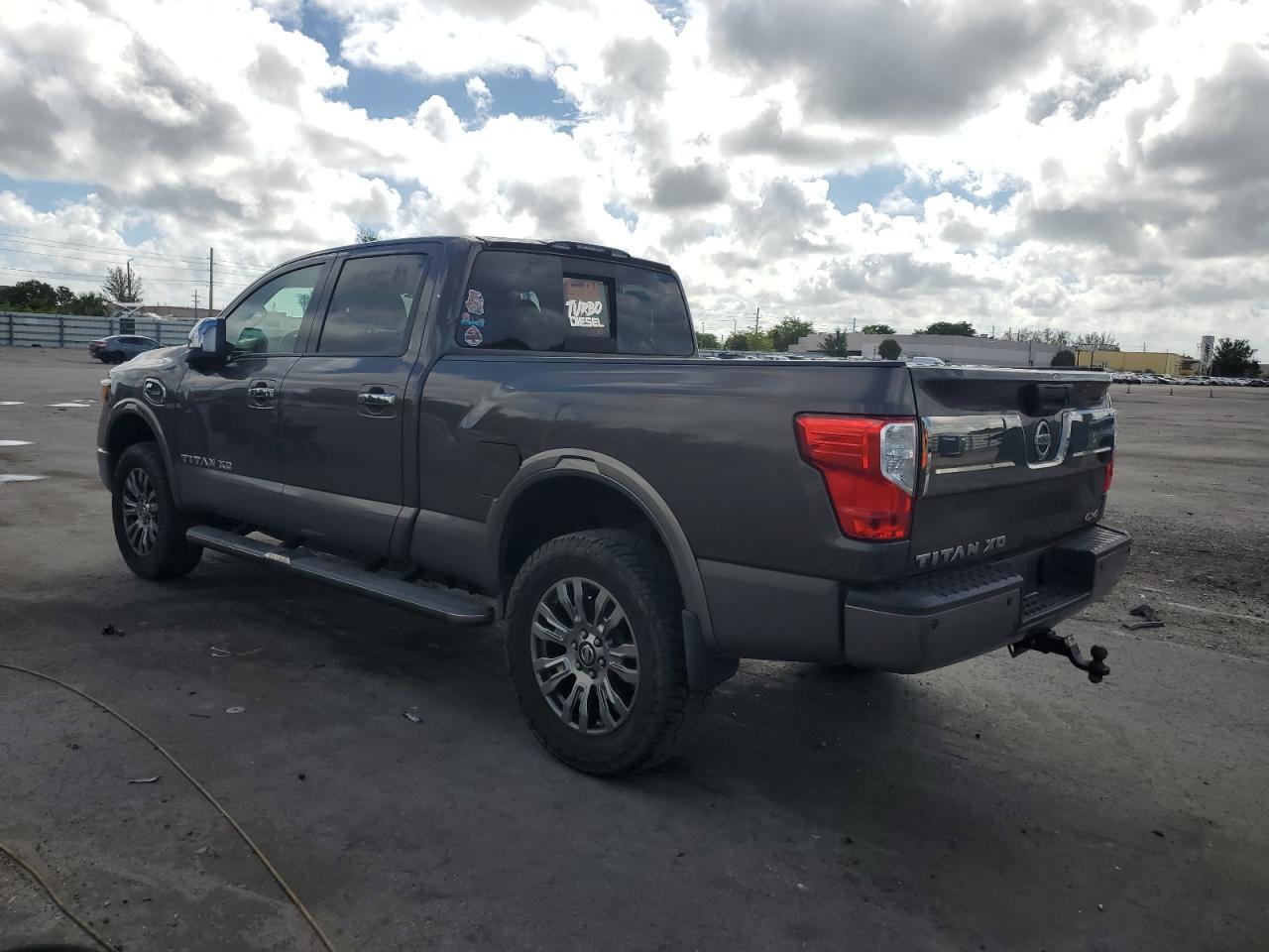 2016 NISSAN Titan