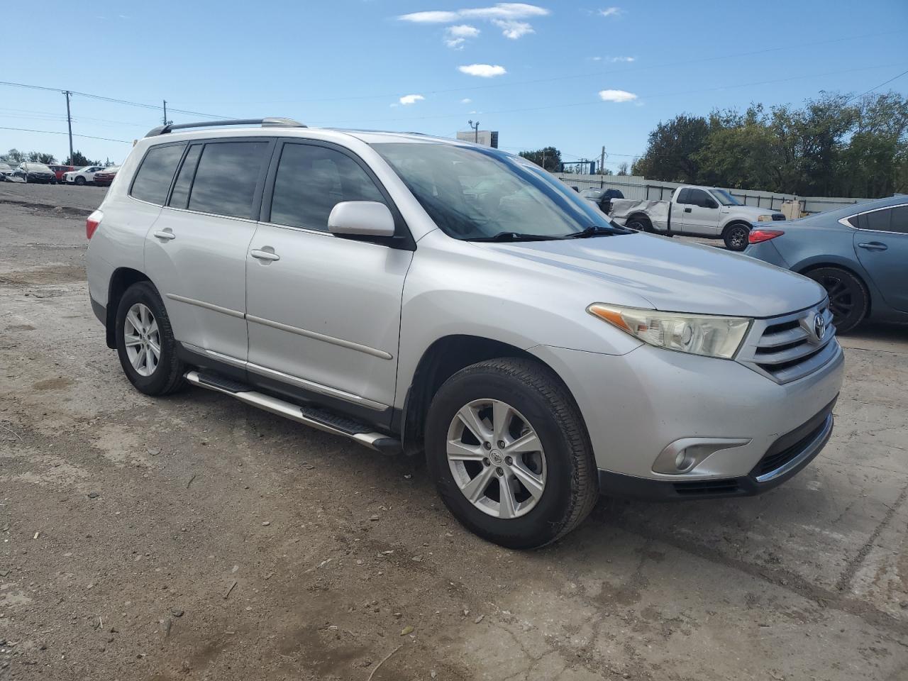 2011 TOYOTA HIGHLANDER