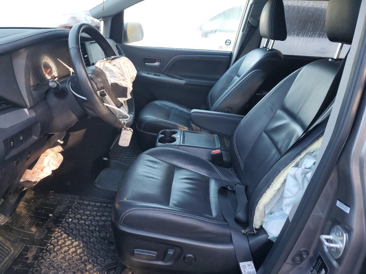 2017 TOYOTA SIENNA