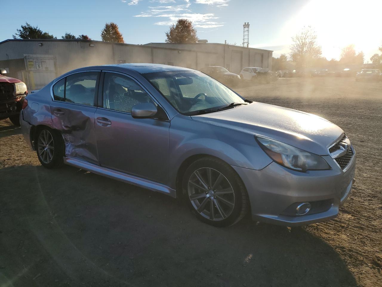 2014 SUBARU Legacy
