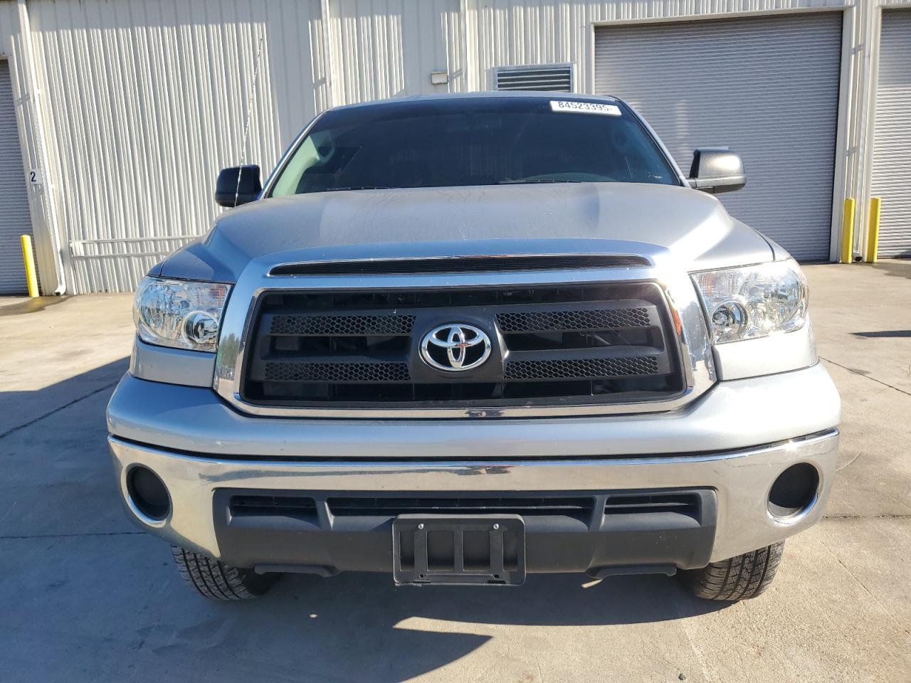 2011 TOYOTA TUNDRA