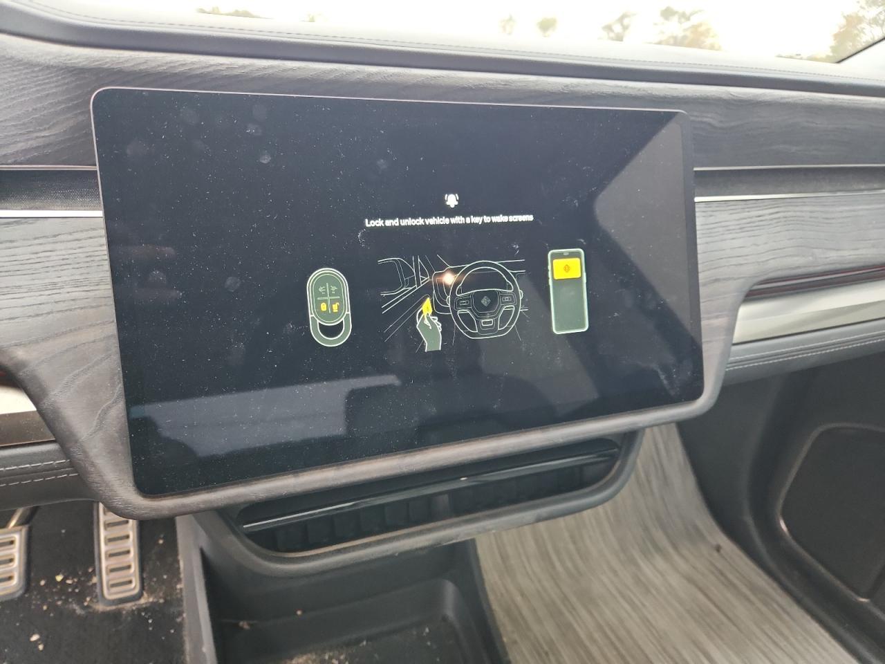 2022 RIVIAN R1t