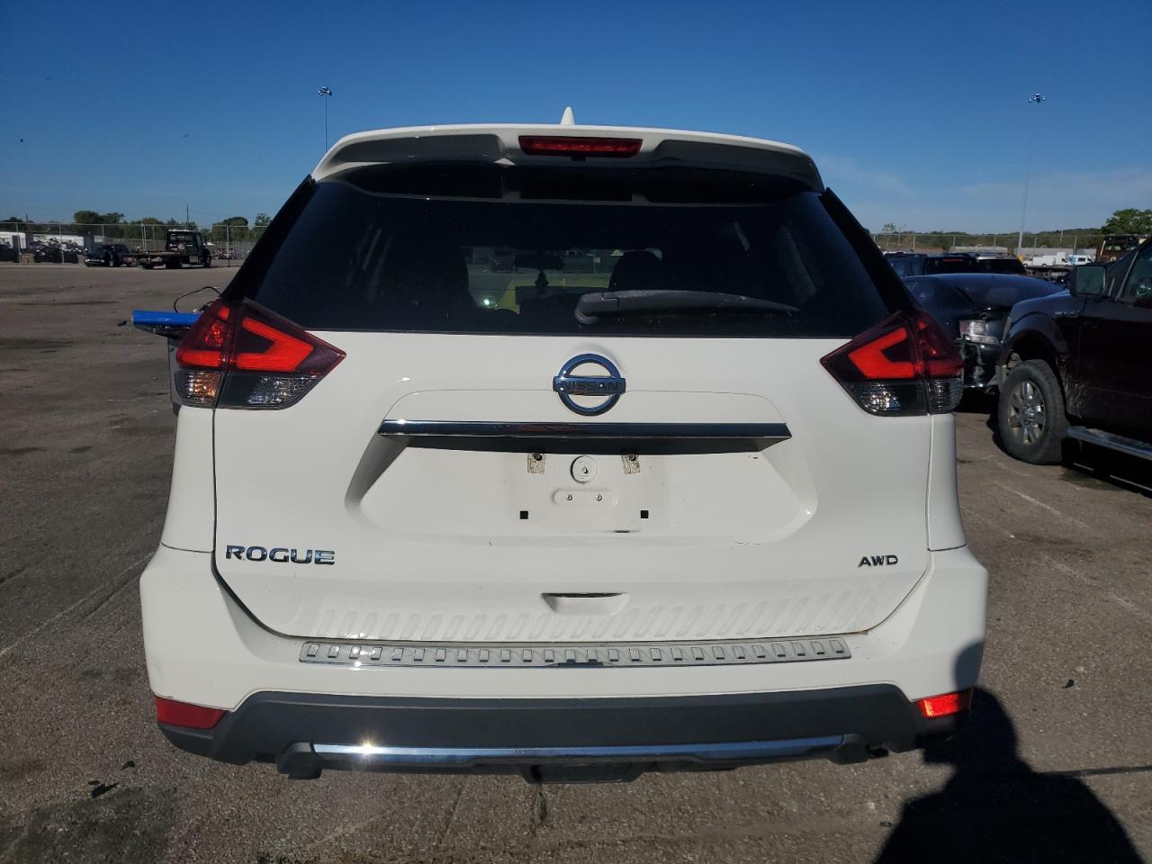 2017 NISSAN ROGUE