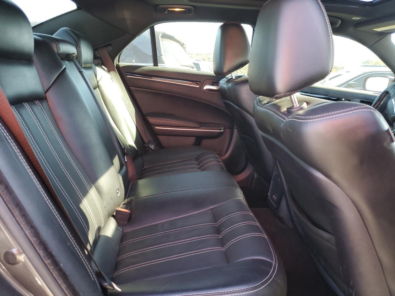 2019 CHRYSLER 300