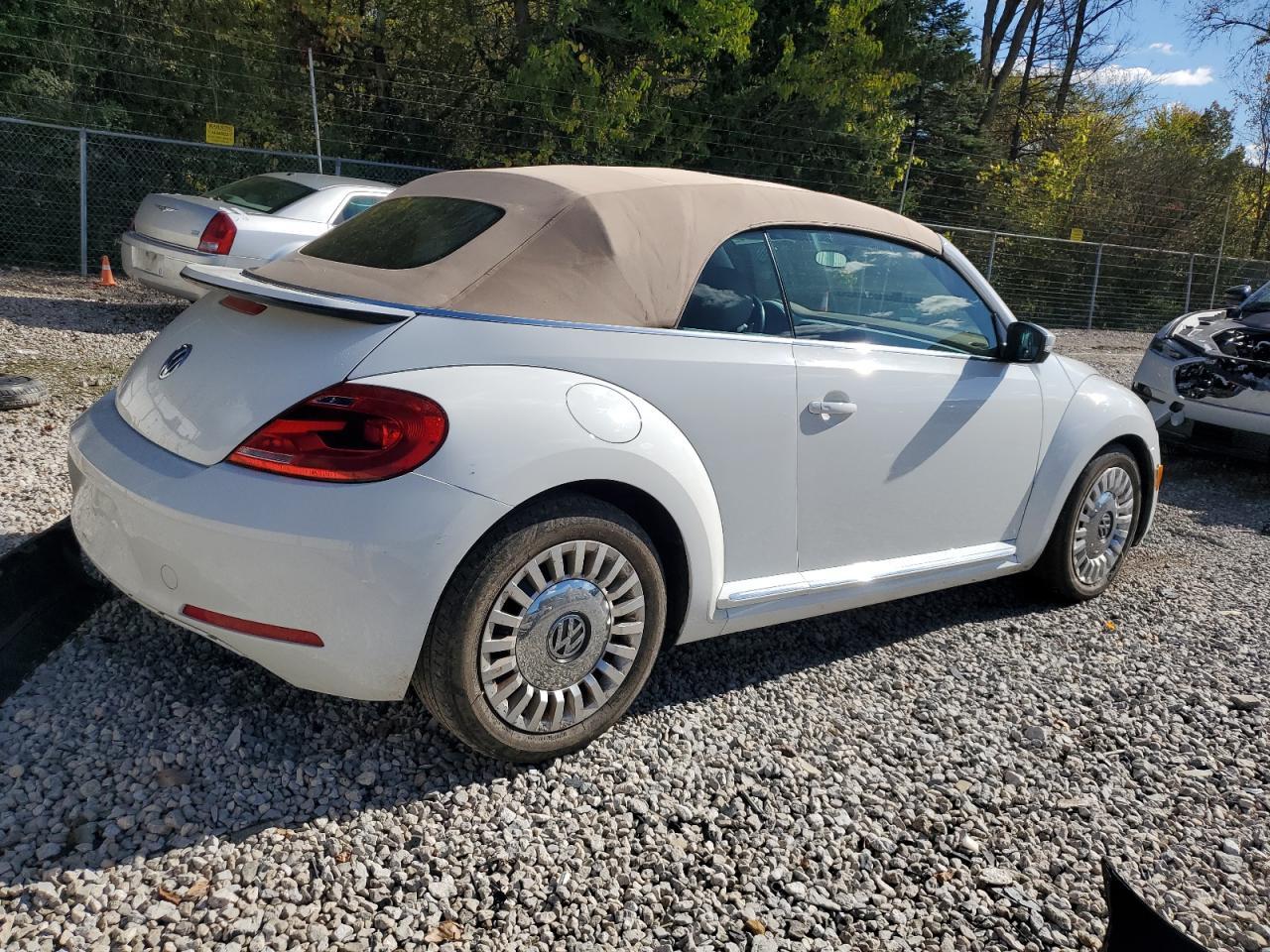 2015 VOLKSWAGEN Beetle