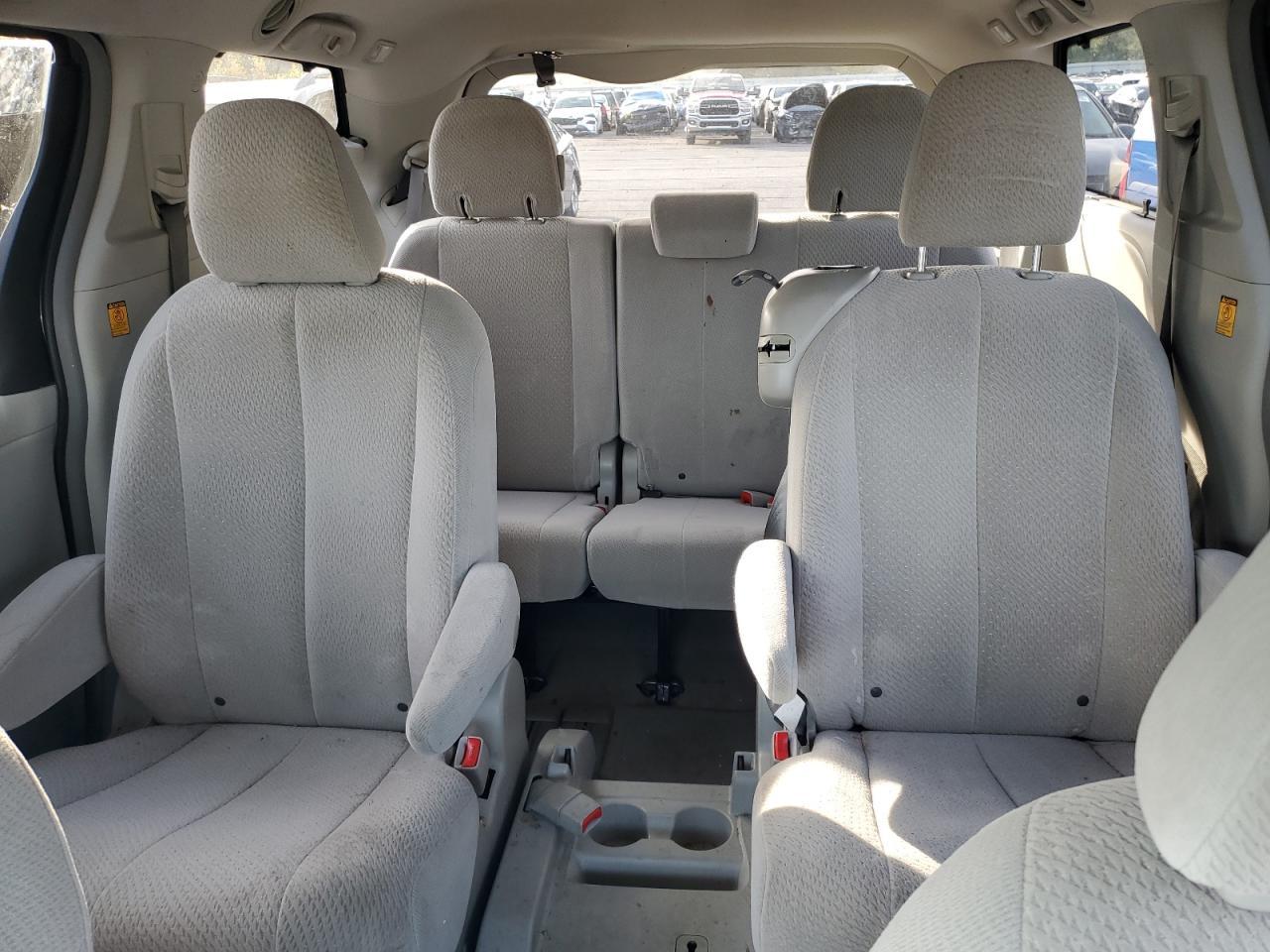 2013 TOYOTA SIENNA