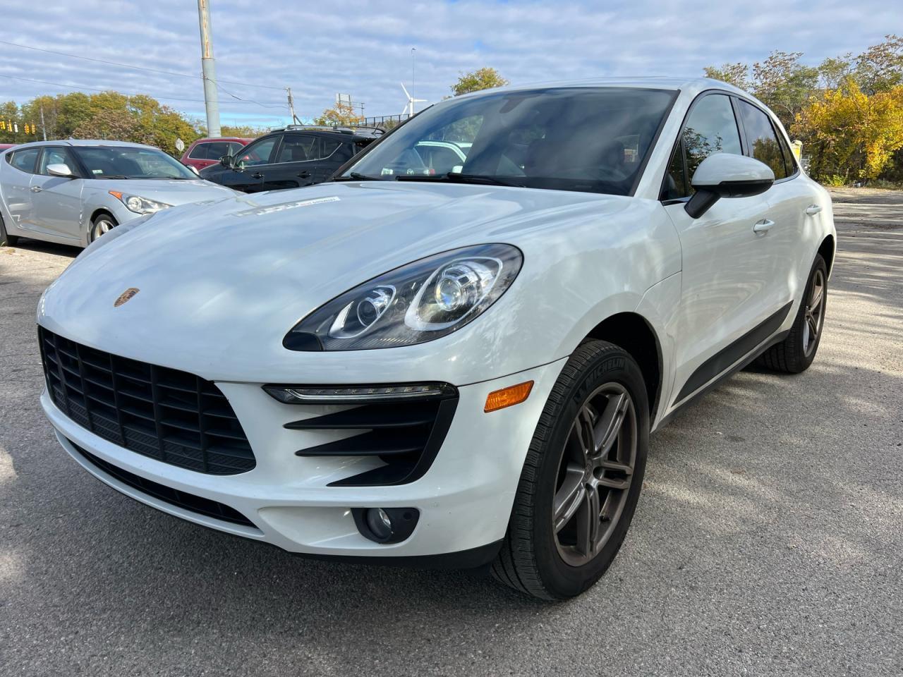 2016 PORSCHE Macan