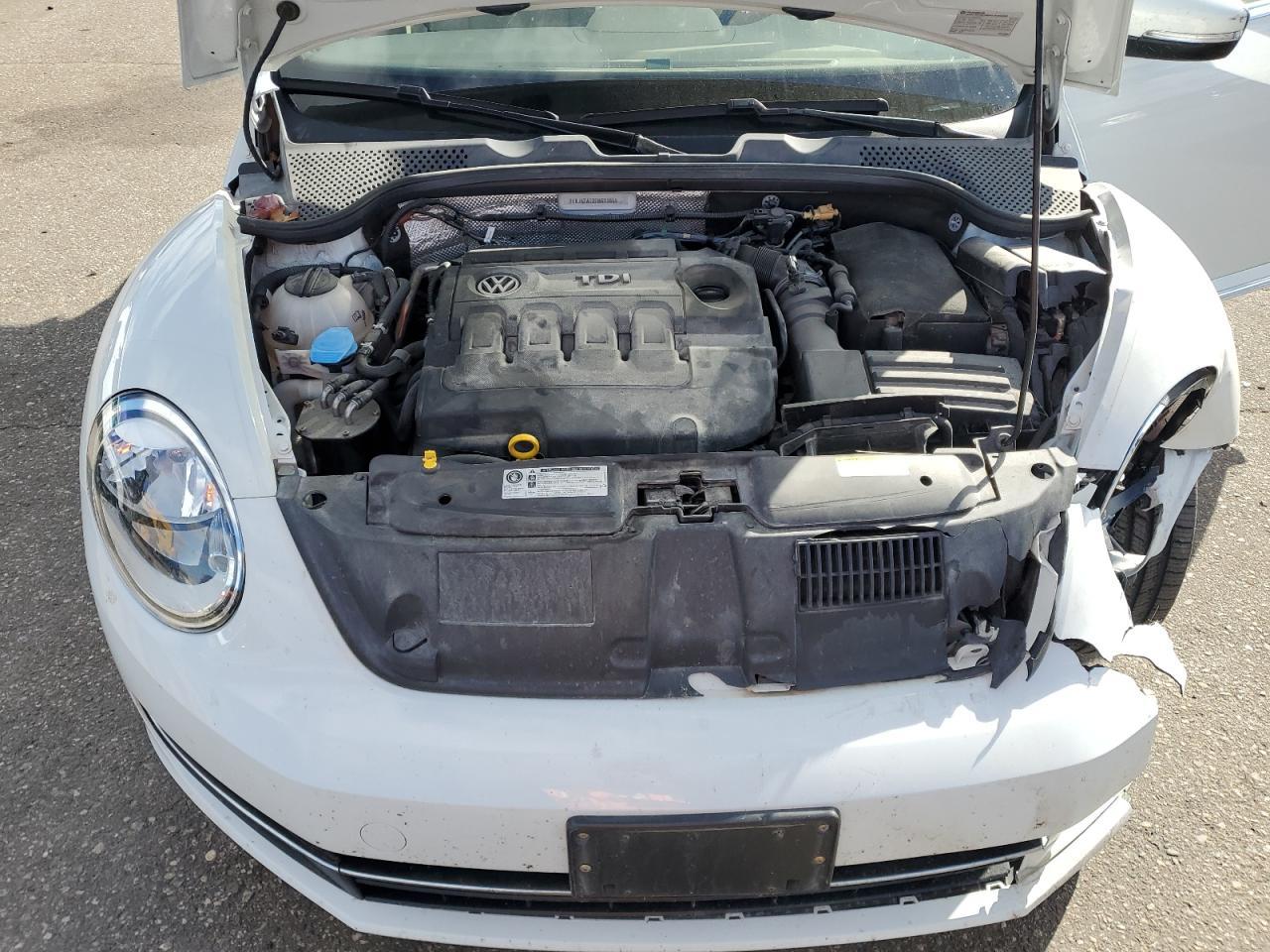 2015 VOLKSWAGEN Beetle