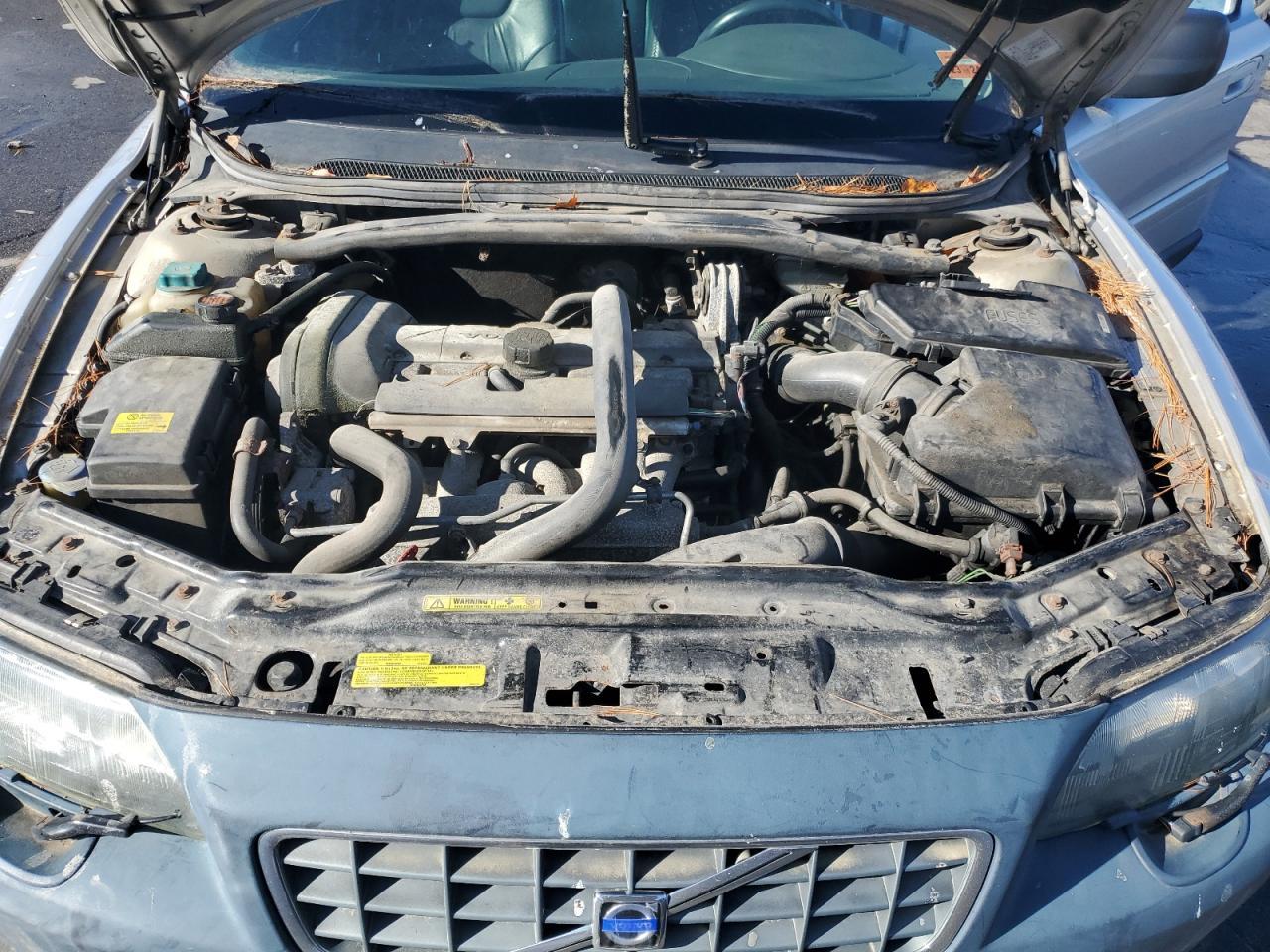 2004 VOLVO XC70