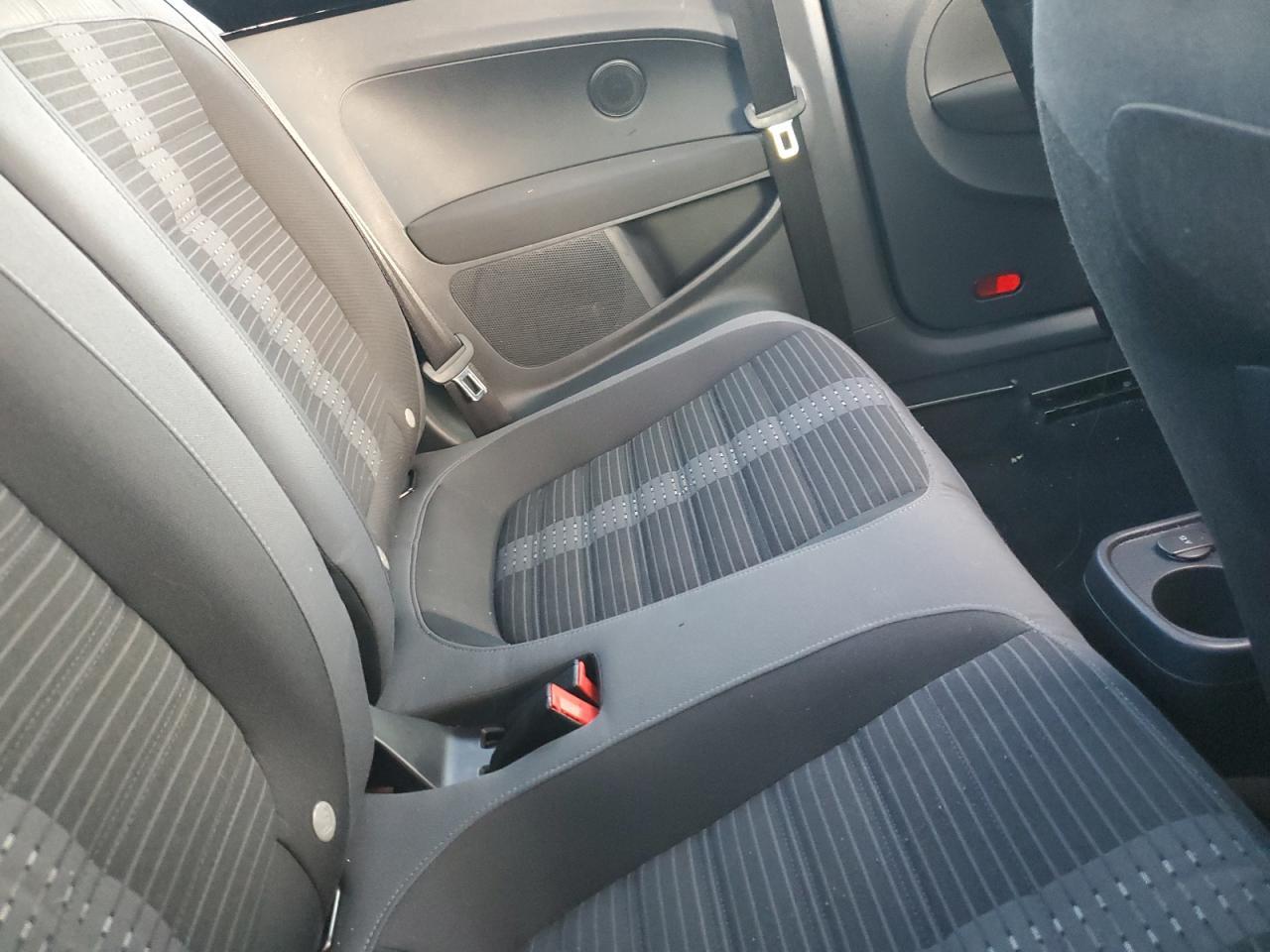 2012 VOLKSWAGEN Beetle