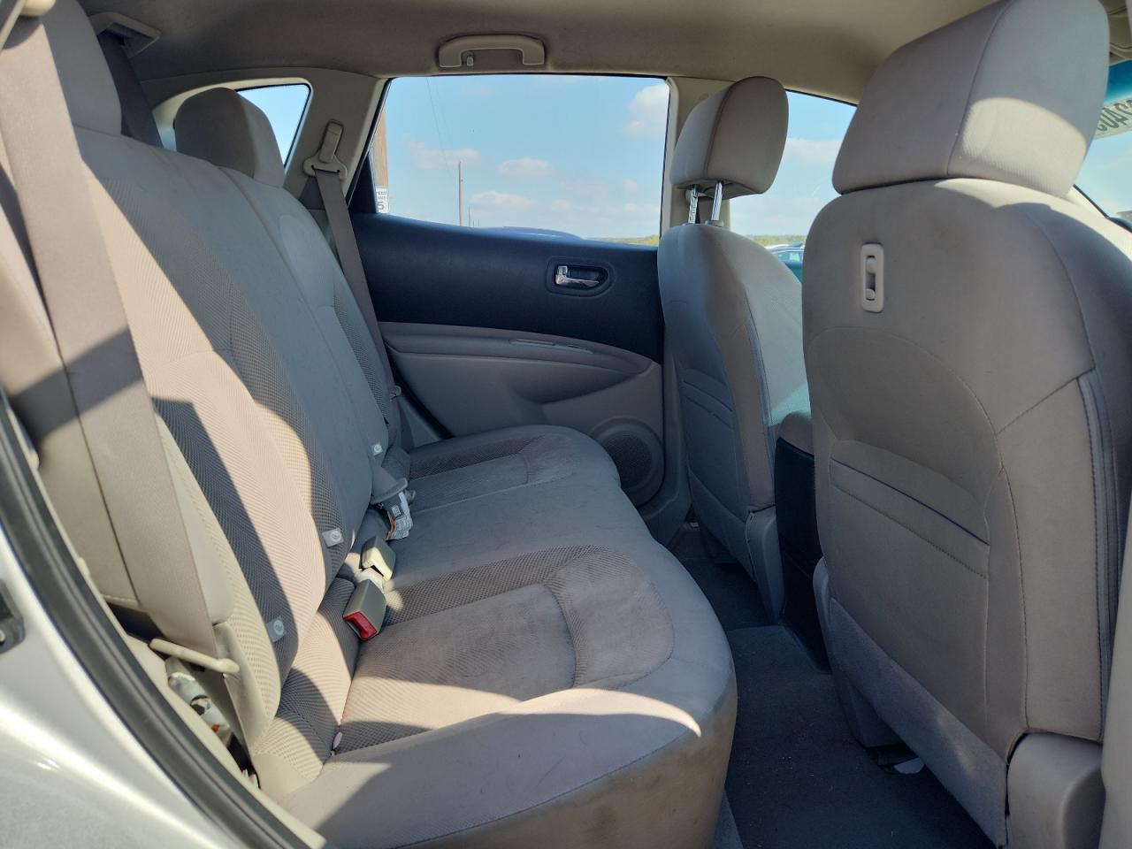 2015 NISSAN ROGUE