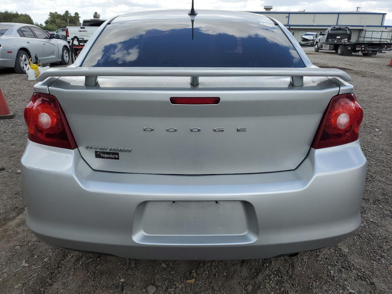 2011 DODGE Avenger