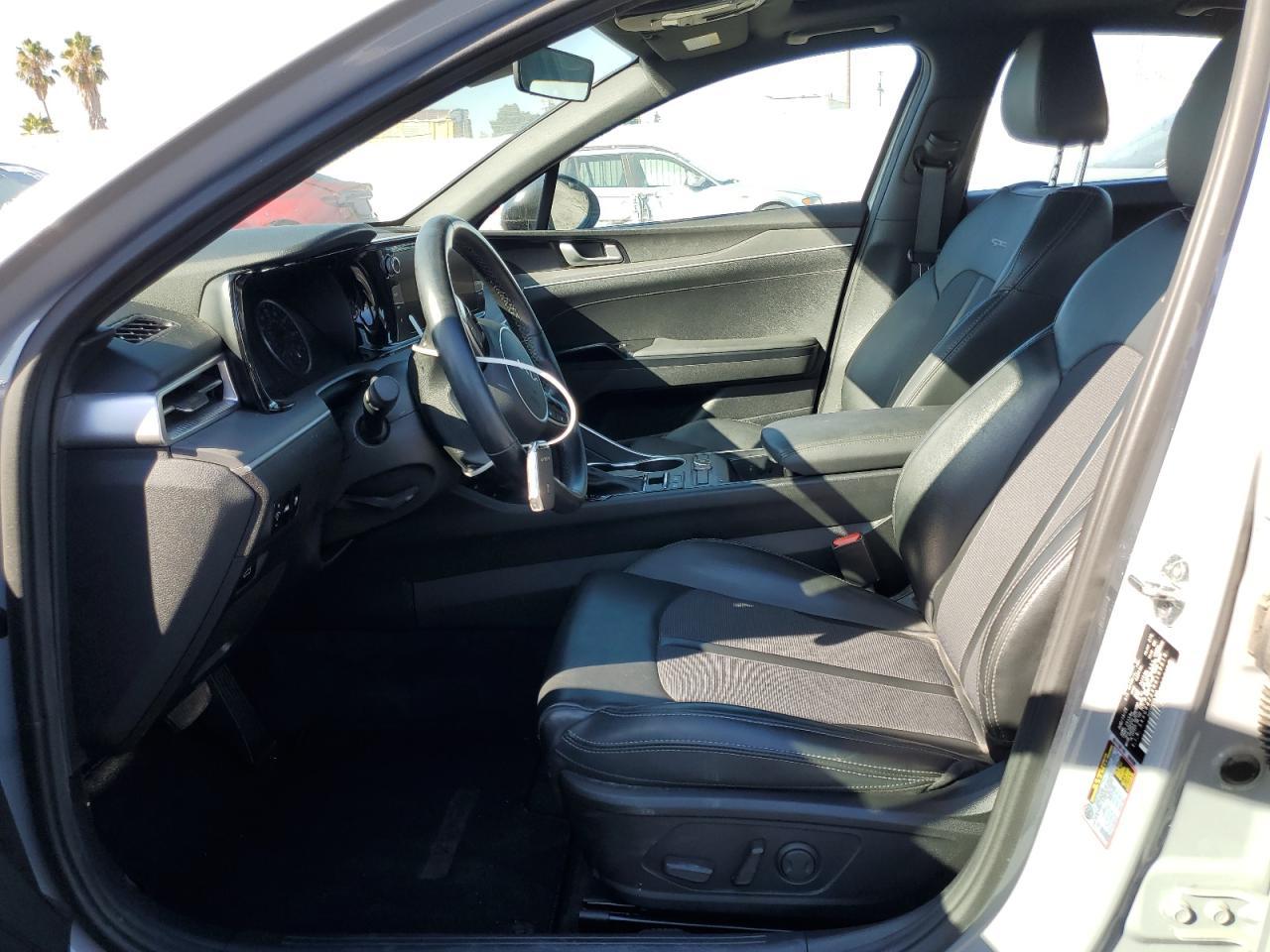 2022 KIA K5