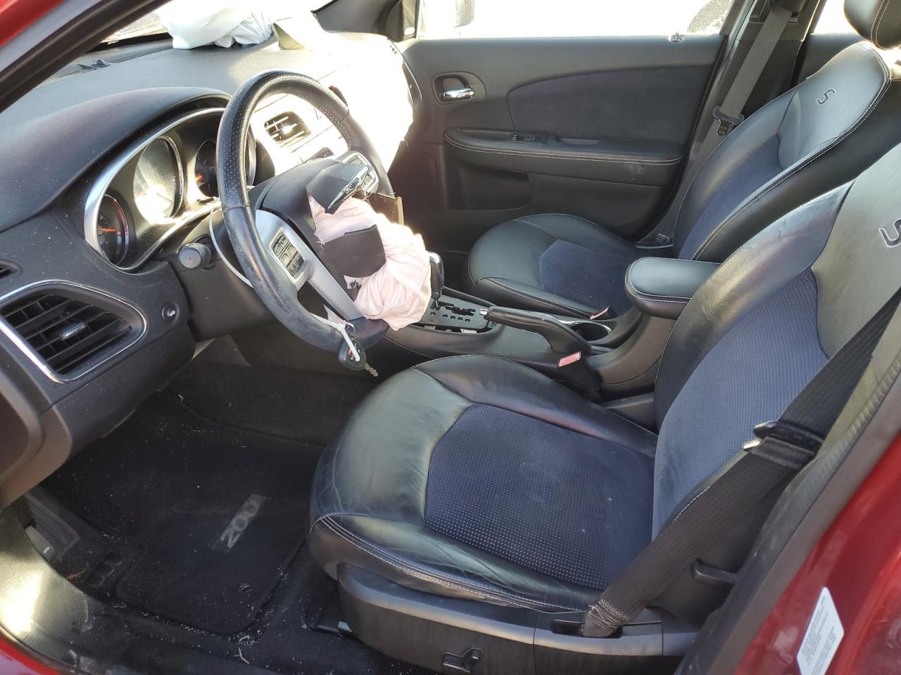 2013 CHRYSLER 200