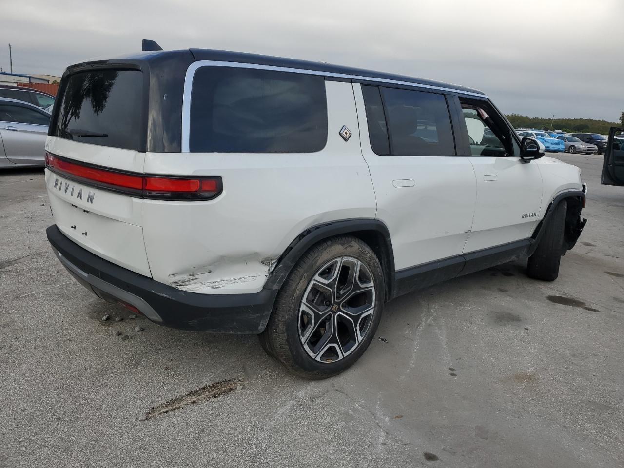 2024 RIVIAN R1s