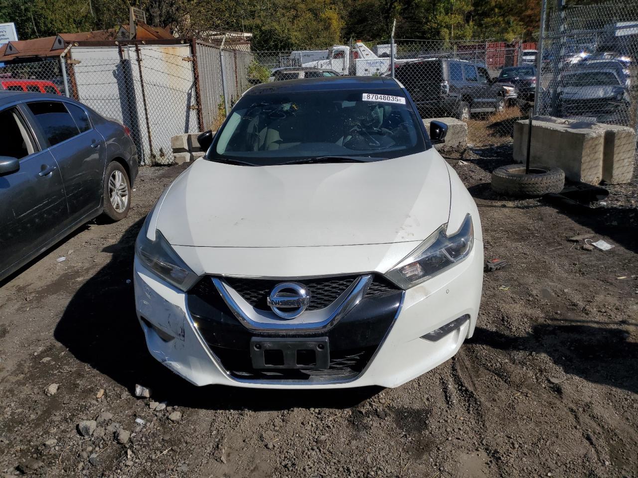 2016 NISSAN Maxima