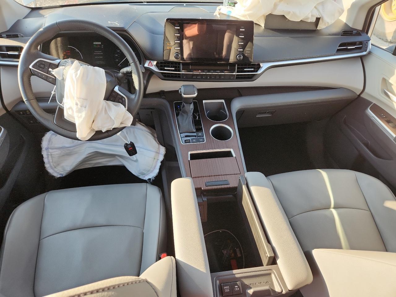 2022 TOYOTA SIENNA