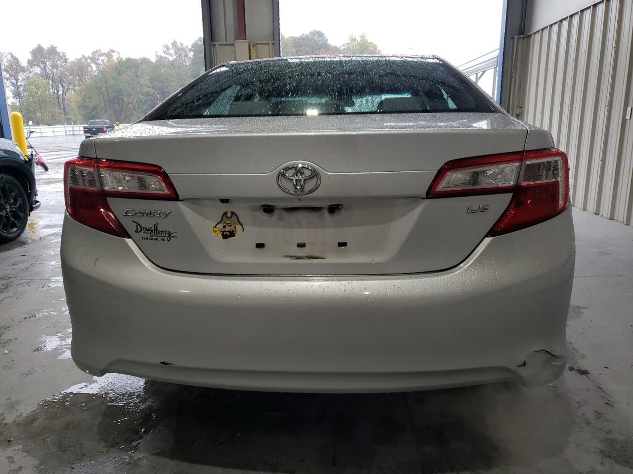 2014 TOYOTA CAMRY