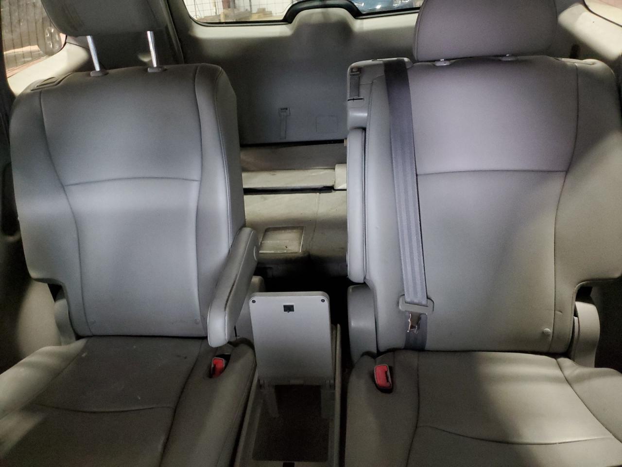 2013 TOYOTA HIGHLANDER