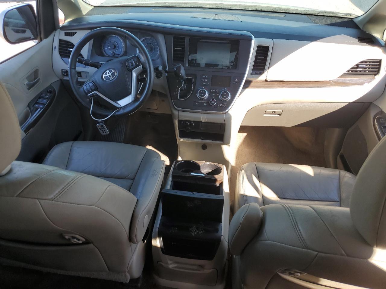 2017 TOYOTA SIENNA
