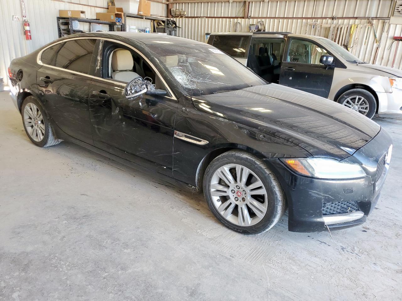 2017 JAGUAR XF