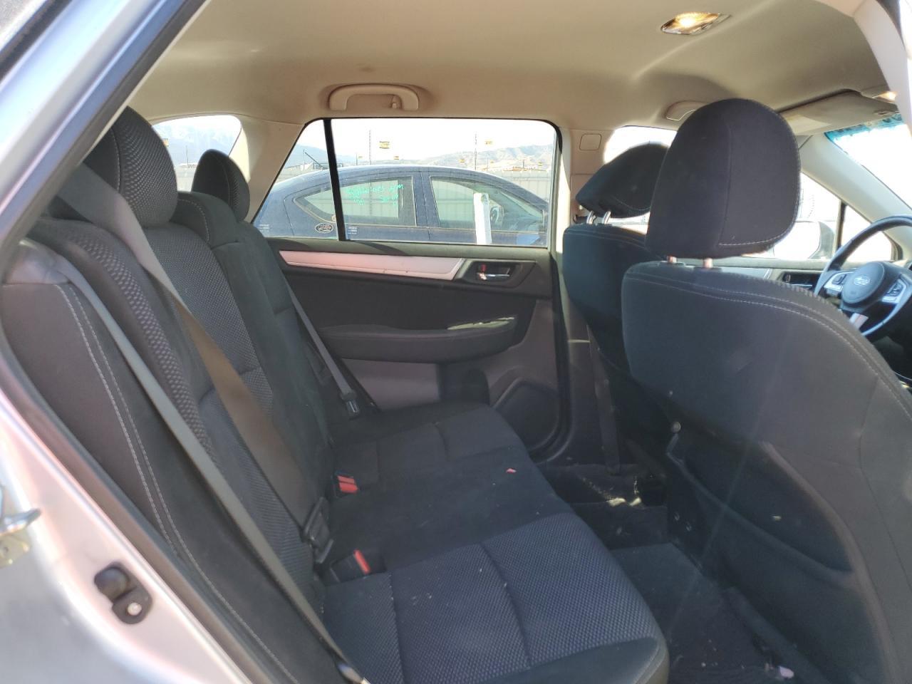 2017 SUBARU Outback