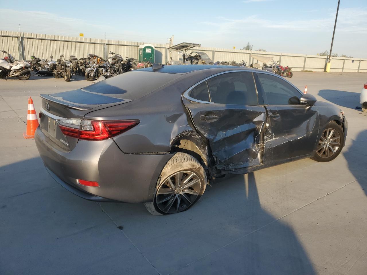 2018 LEXUS Es