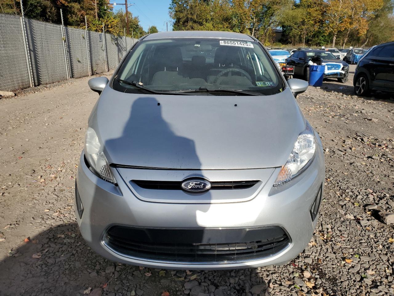 2011 FORD Fiesta