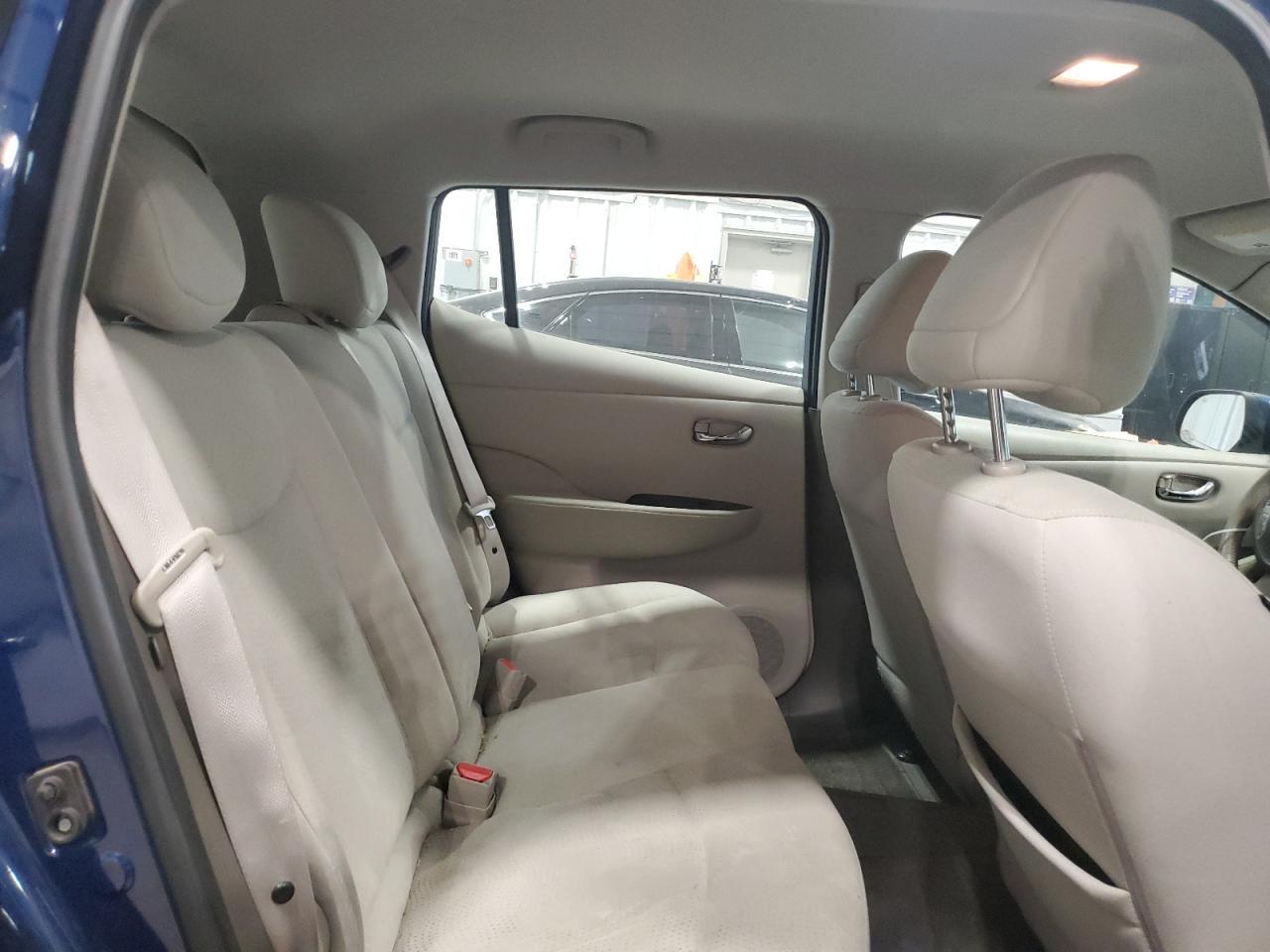 2017 NISSAN LEAF
