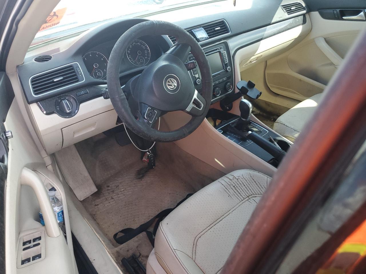 2015 VOLKSWAGEN Passat