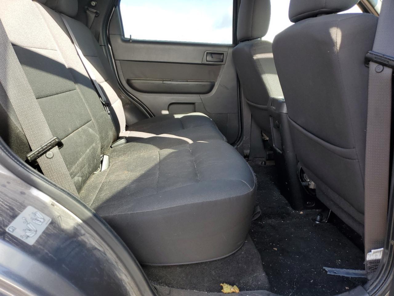 2010 FORD ESCAPE