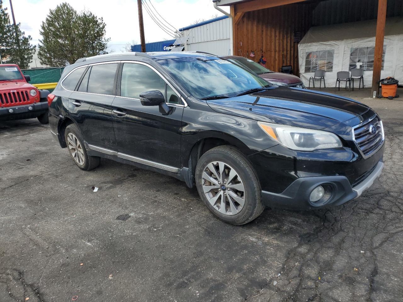 2017 SUBARU Outback