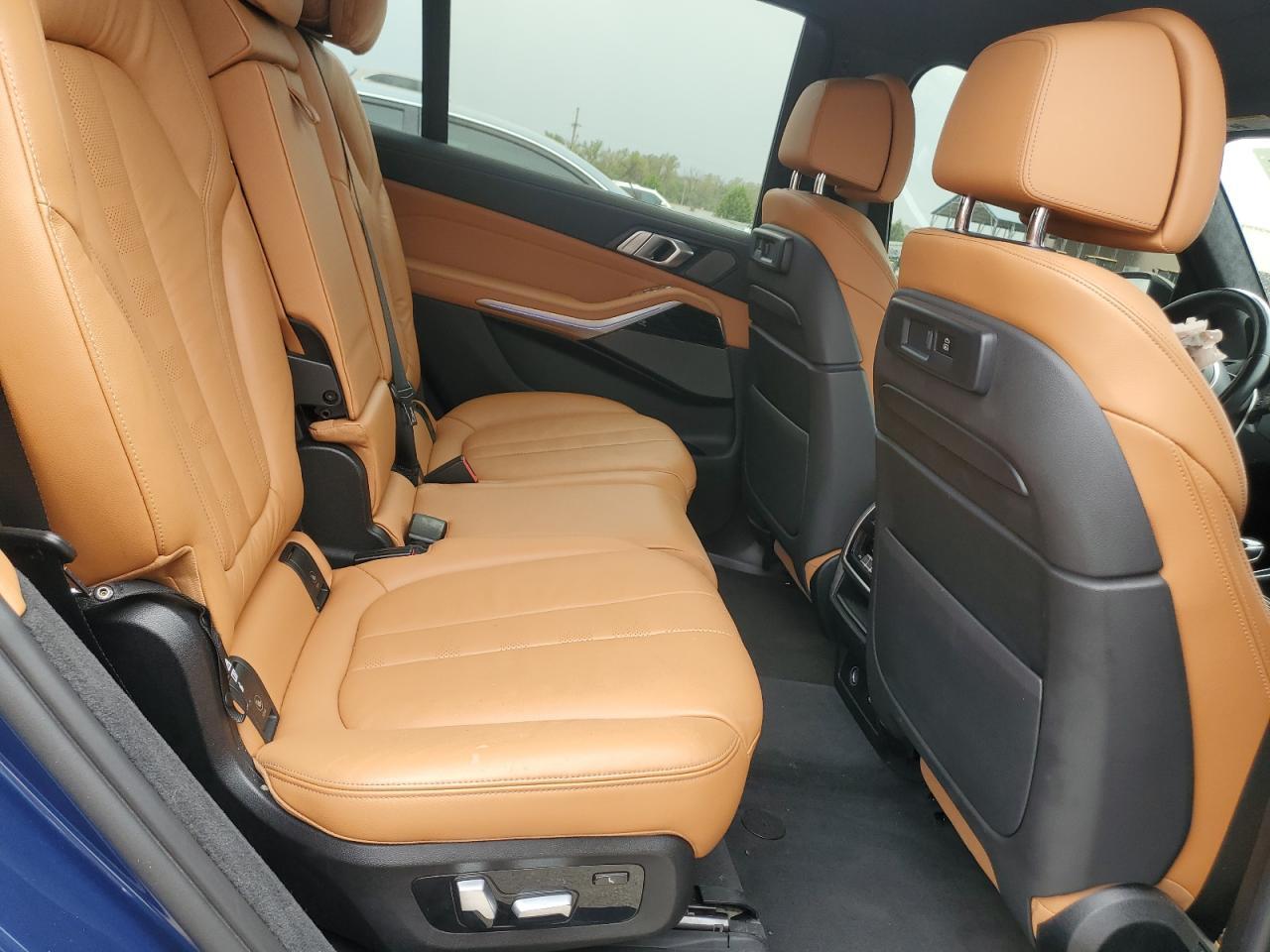 2021 BMW X7