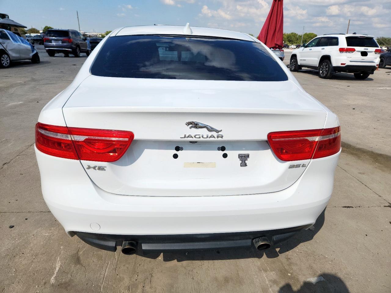 2017 JAGUAR XE